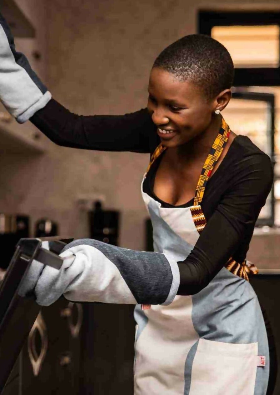 Ofenhandschuhe für Kochen und Backen DENIM - mikono.africa Jacken aus Kenia bunte Bomberjacke Partyjacke faire sozial nachhaltig designed in Kenia