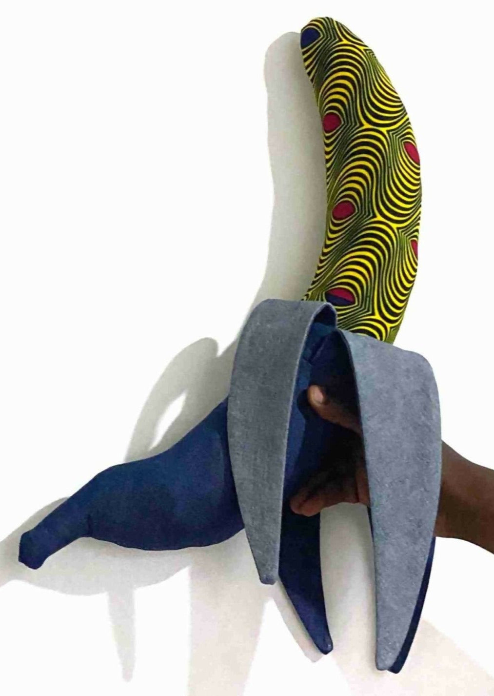 Spielzeug-Puppe BANANE - mikono.africa Jacken aus Kenia bunte Bomberjacke Partyjacke faire sozial nachhaltig designed in Kenia