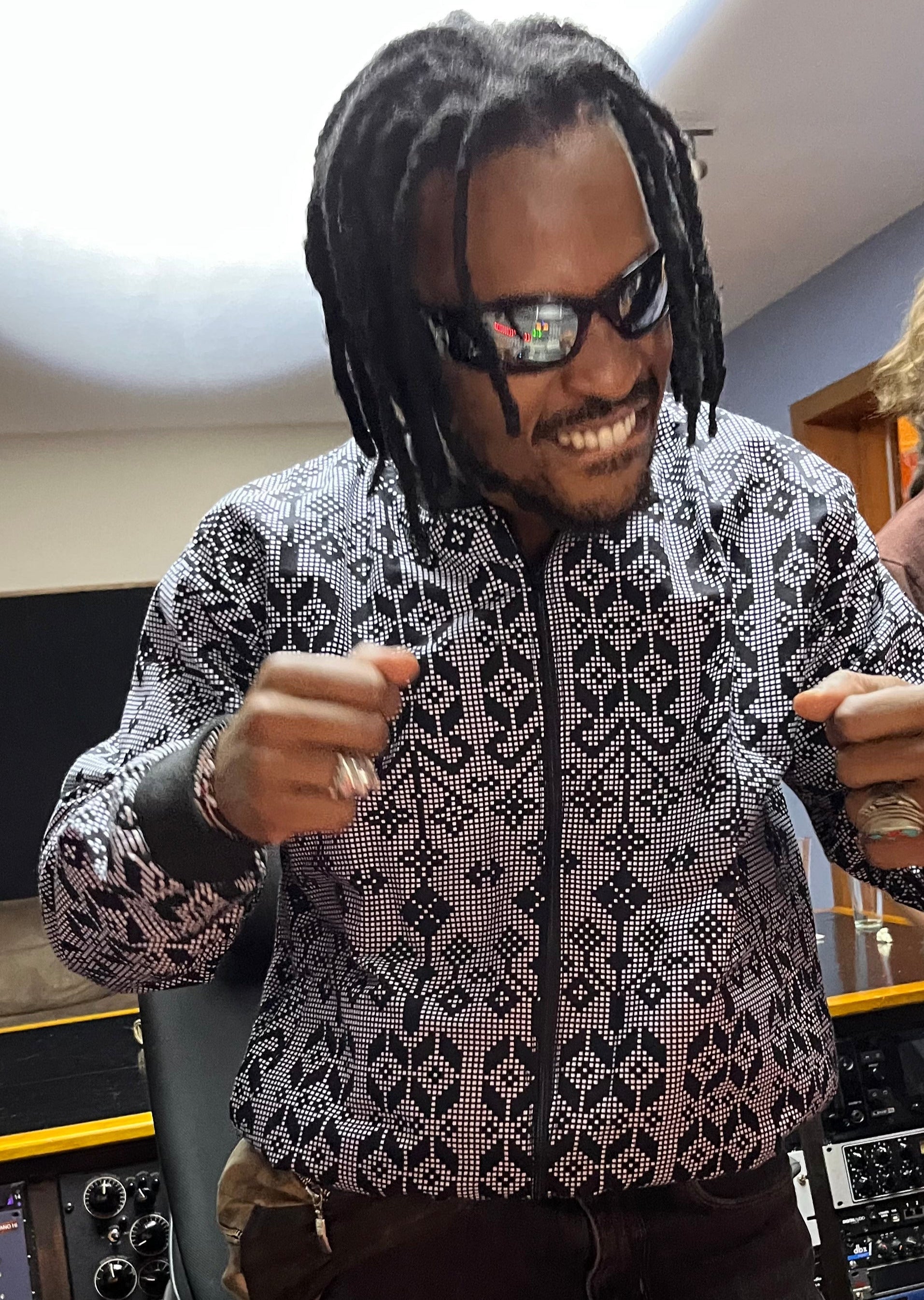 Bomberjacke ‚Dalili‘ - mikono.africa Jacken aus Kenia bunte Bomberjacke Partyjacke faire sozial nachhaltig designed in Kenia