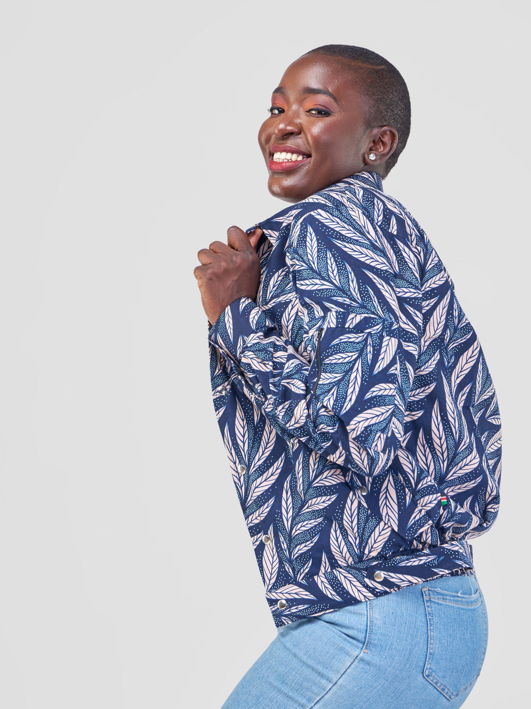Button-up jacket with collar ‚Mwangaza‘ - mikono.africa Jacken aus Kenia bunte Bomberjacke Partyjacke faire sozial nachhaltig designed in Kenia