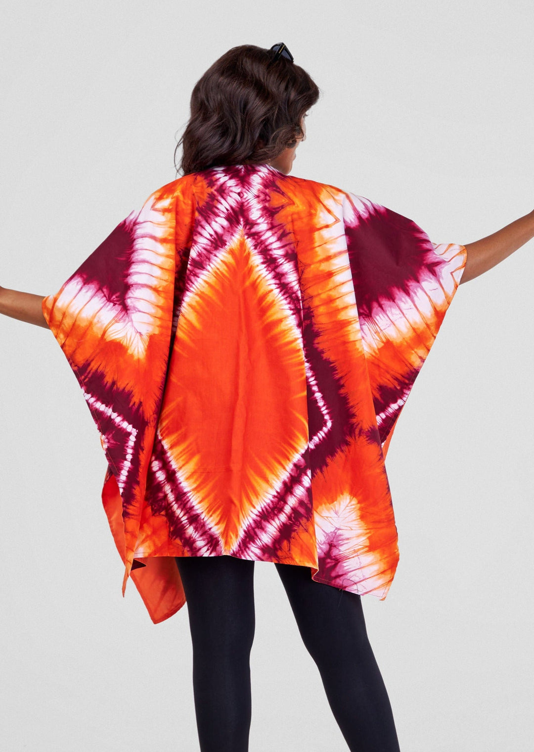 Leuchtendes Cape ‚Dye hard‘ - mikono.africa Jacken aus Kenia bunte Bomberjacke Partyjacke faire sozial nachhaltig designed in Kenia