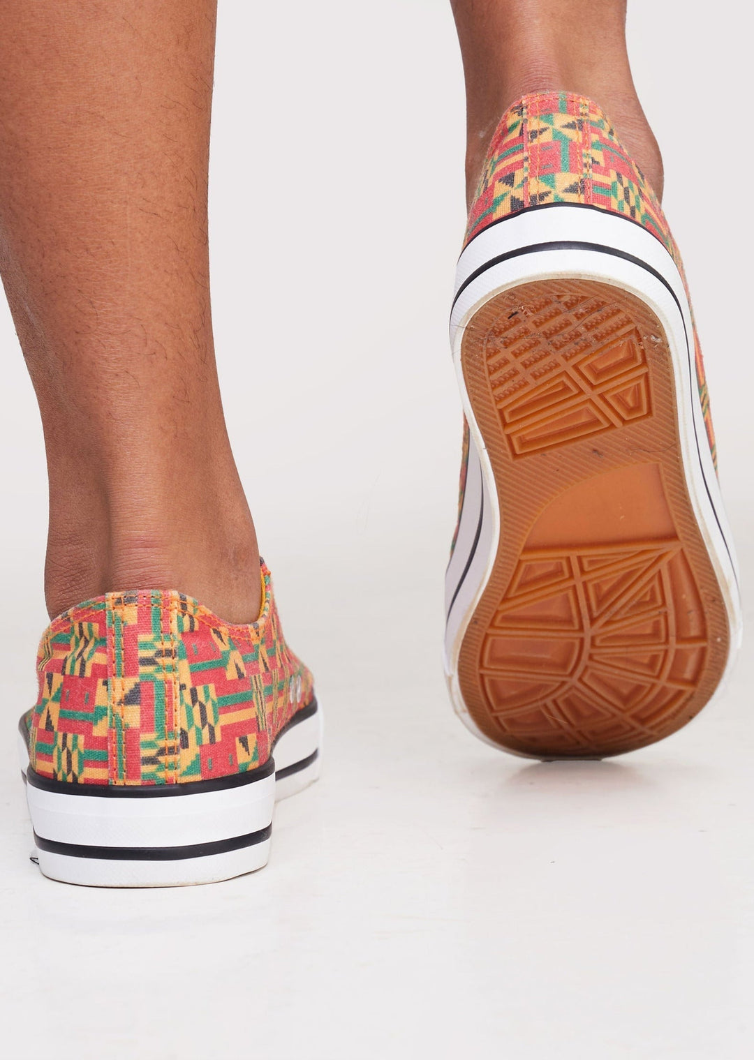 Sneaker ‚Kente‘ für 88€ - mikono.africa Jacken aus Kenia bunte Bomberjacke Partyjacke faire sozial nachhaltig designed in Kenia