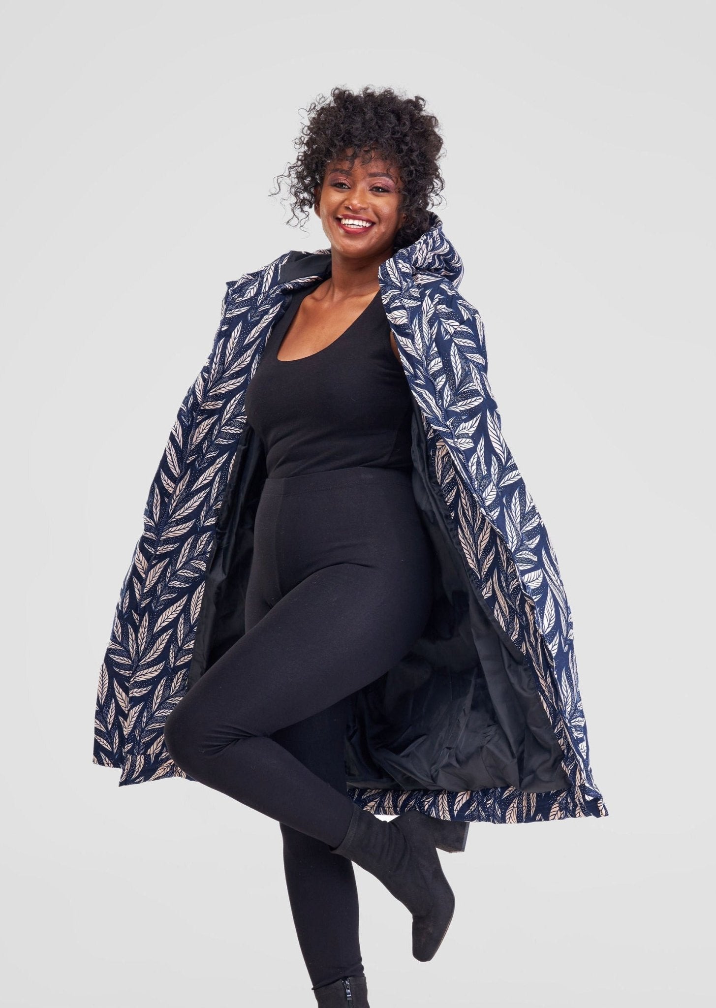 Wintermantel ‚Mwangaza‘ lang für 90 € - mikono.africa Jacken aus Kenia bunte Bomberjacke Partyjacke faire sozial nachhaltig designed in Kenia